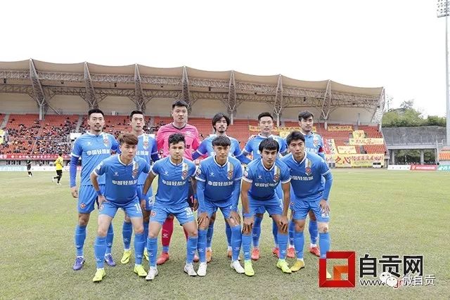 康宁汉姆20+10詹姆斯空砍三双 活塞险胜湖人